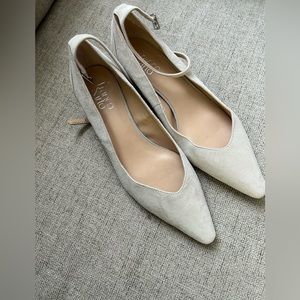 Cream Franco Sarto dress flat with heel. Size 9.